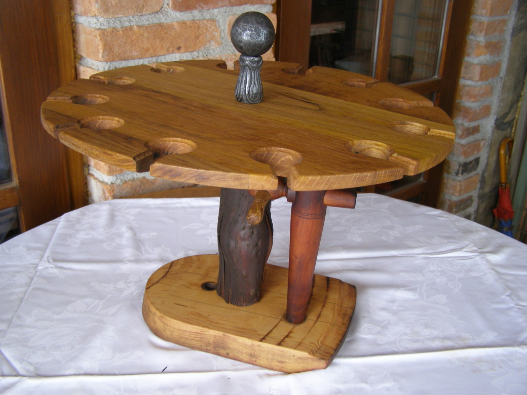 Stojalo kozarcev 1